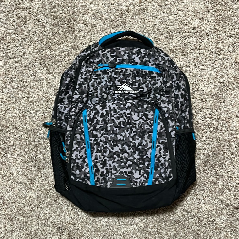 Lightly worn High Sierra book/travel bag